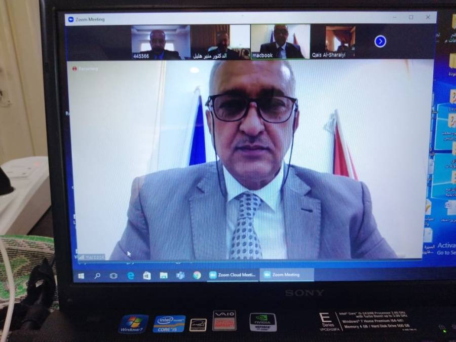 مناقشة رسالة ماجستير للطالبة الرياشي في القانون في جامعة جدارا