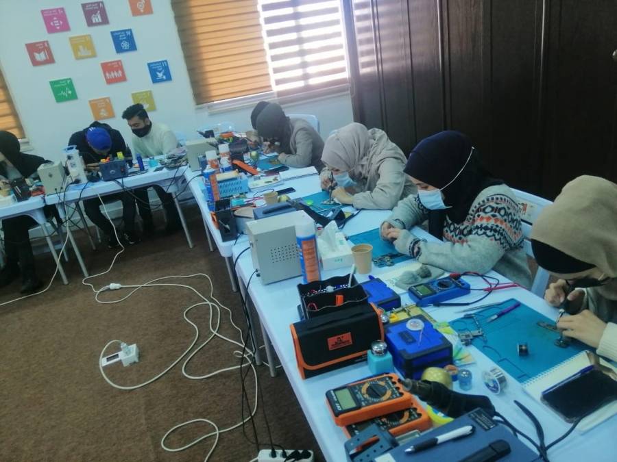 مركز ارض السلام للتنمية وحقوق الإنسان يعقد برنامجا تدريبا مهنيا يستهدف الفئة الشبابية في إربد