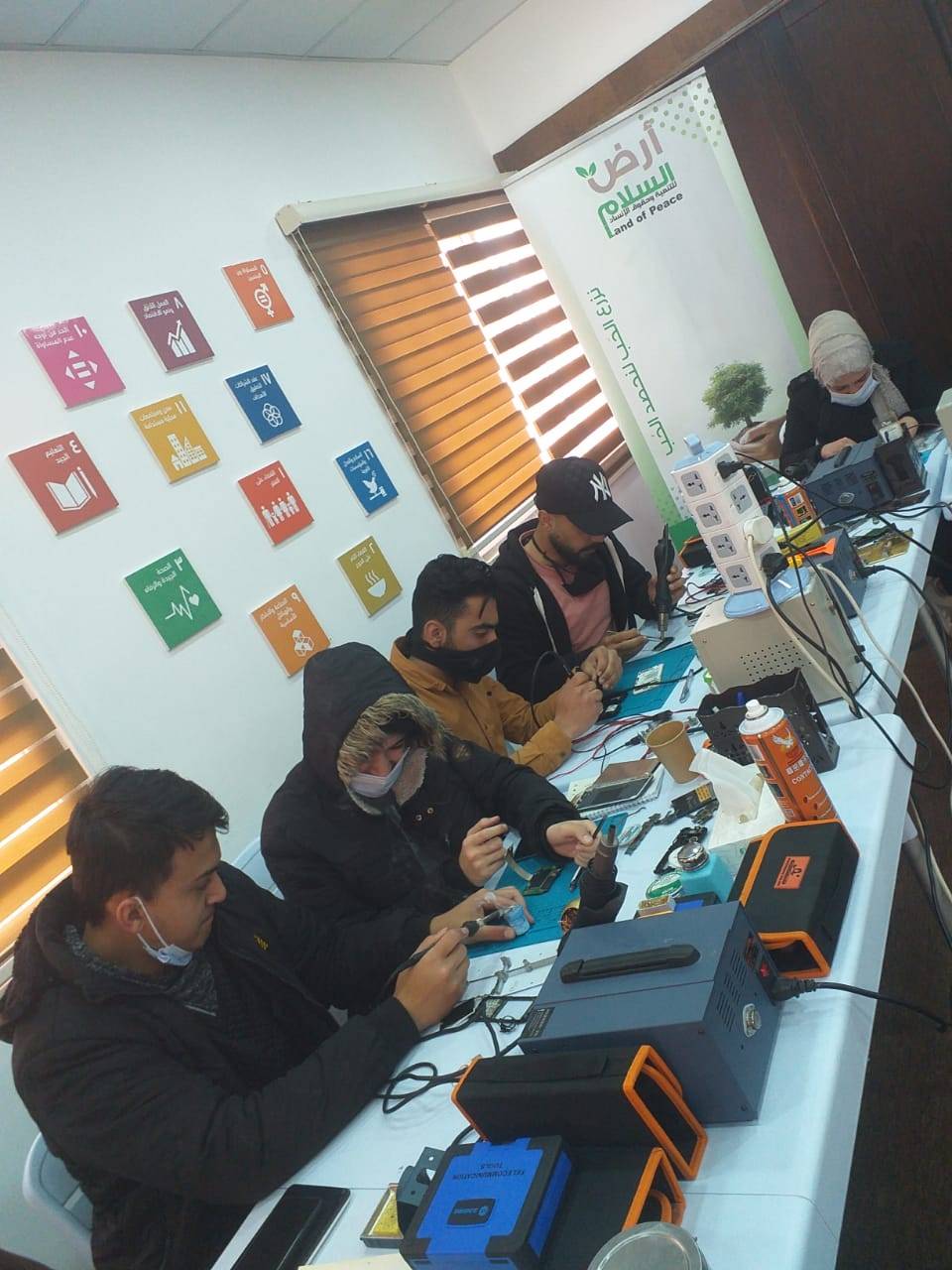 مركز ارض السلام للتنمية وحقوق الإنسان يعقد برنامجا تدريبا مهنيا يستهدف الفئة الشبابية في إربد 