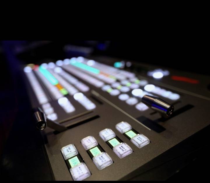 جامعة عجمان تطلق برنامج الدراسات العلیا في العلاقات العامة والاتصال المؤسسي المرشحون المتمیزون سیتنافسون على برنامج مساعدة الخریجین