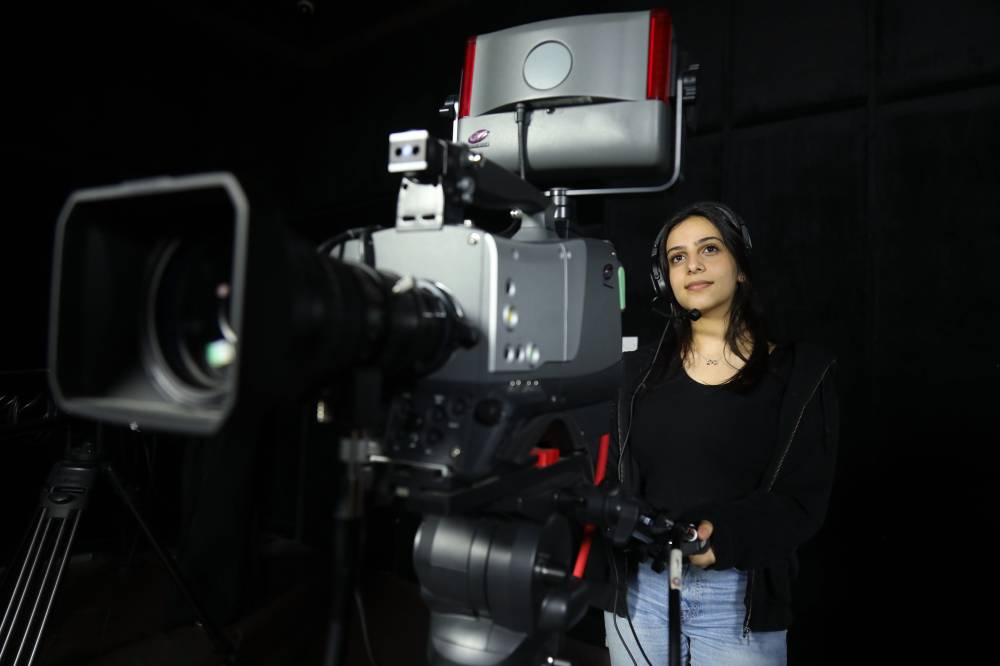 جامعة عجمان تطلق برنامج الدراسات العلیا في العلاقات العامة والاتصال المؤسسي المرشحون المتمیزون سیتنافسون على برنامج مساعدة الخریجین