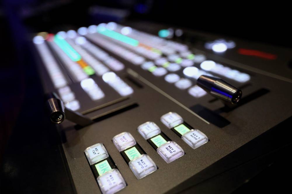 جامعة عجمان تطلق برنامج الدراسات العلیا في العلاقات العامة والاتصال المؤسسي المرشحون المتمیزون سیتنافسون على برنامج مساعدة الخریجین