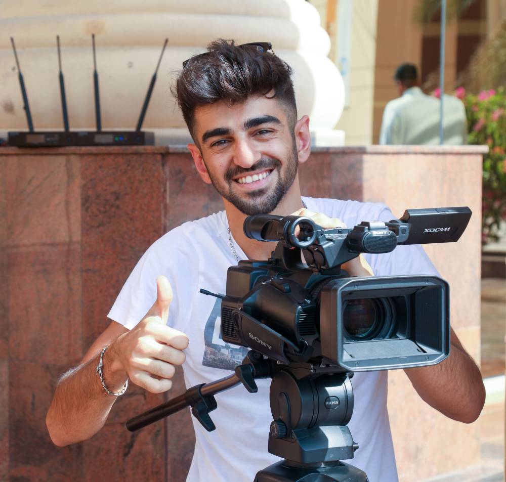 جامعة عجمان تطلق برنامج الدراسات العلیا في العلاقات العامة والاتصال المؤسسي المرشحون المتمیزون سیتنافسون على برنامج مساعدة الخریجین