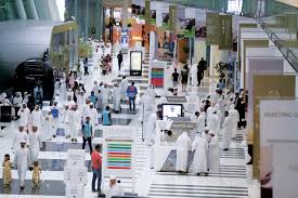 معرض أبوظبي للصيد يُتيح لجمهوره ممارسة تحدّي الرماية بالقوس والسهام