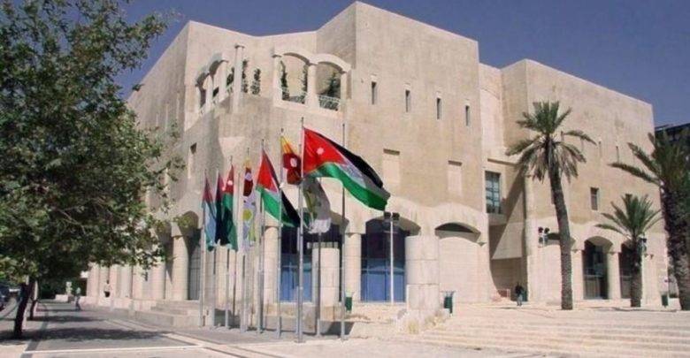 فرق تفتيش أمانة عمان تنذر 42 منشأة مخالفة