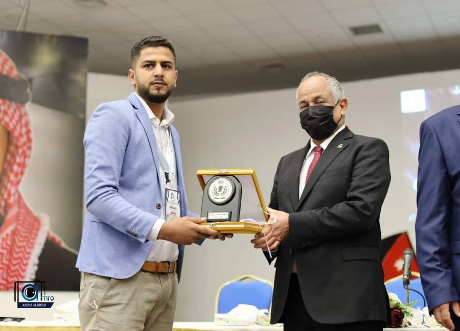 جامعة الحسين بن طلال خلال مؤتمر الملك المؤسس القيادة والشخصية والتاريخ : تكرم  موقع جوهرة العرب الإخباري