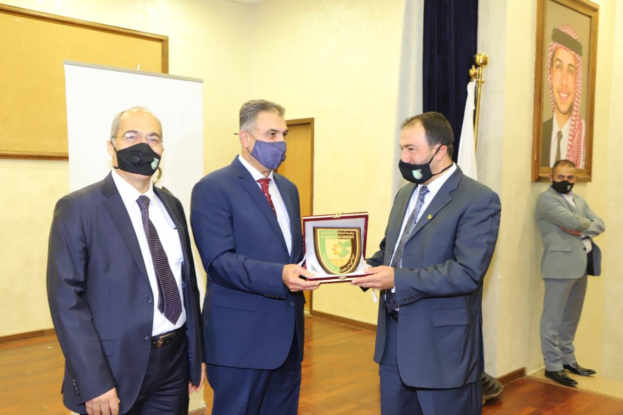 رئيس جامعة البلقاء التطبيقية لخريجي فوج المئوية : انتم ثروة هذا الوطن ومحط اهتمام ورعاية القيادة الهاشمية 