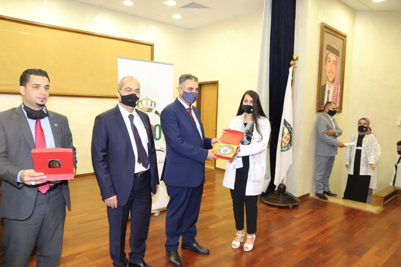 رئيس جامعة البلقاء التطبيقية لخريجي فوج المئوية : انتم ثروة هذا الوطن ومحط اهتمام ورعاية القيادة الهاشمية 