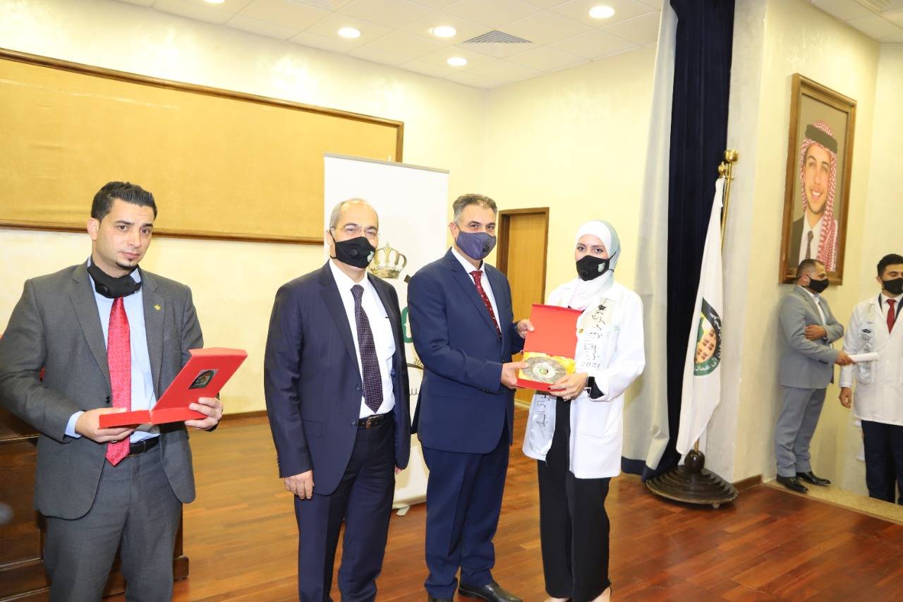 رئيس جامعة البلقاء التطبيقية لخريجي فوج المئوية : انتم ثروة هذا الوطن ومحط اهتمام ورعاية القيادة الهاشمية 