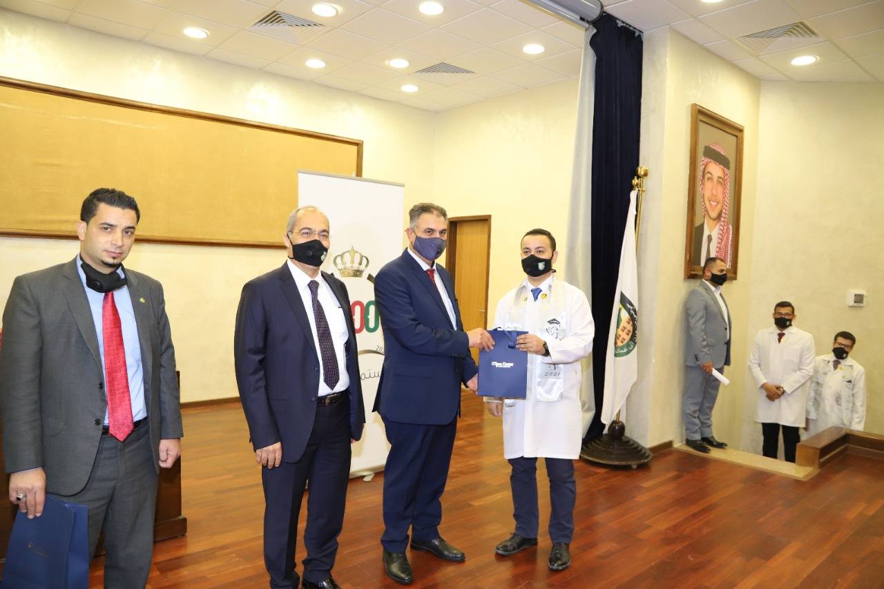 رئيس جامعة البلقاء التطبيقية لخريجي فوج المئوية : انتم ثروة هذا الوطن ومحط اهتمام ورعاية القيادة الهاشمية 