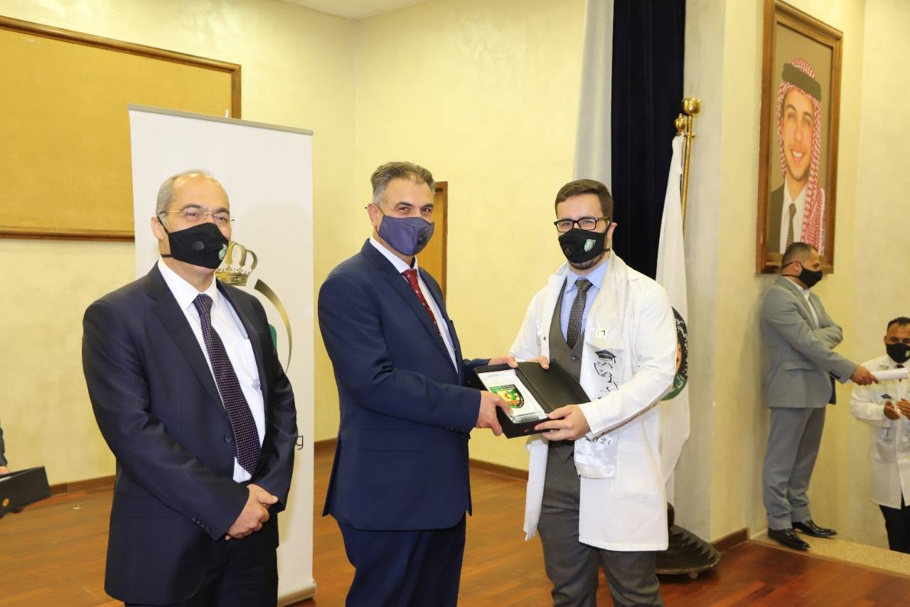 رئيس جامعة البلقاء التطبيقية لخريجي فوج المئوية : انتم ثروة هذا الوطن ومحط اهتمام ورعاية القيادة الهاشمية 