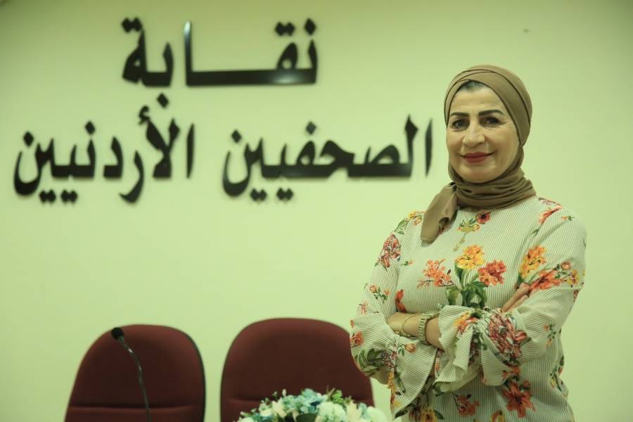 جوهرة العرب الإخباري يهنئ الزميلة ايمان المومني بمناسبة حصولها على عضوية نقابة الصحفيين