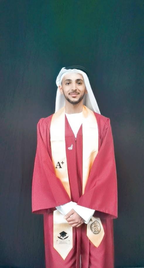 تهنئة للشاعرة حمّده المرّ قمر دبي  بمناسبة تخرج أبنها زايد من مدرسة دبي الوطنية .. فيديو