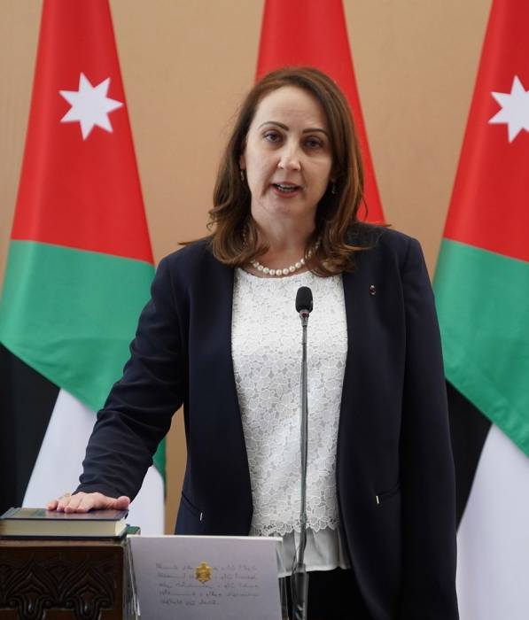 وزيرة الصناعة والتجارة تتفقد مجمع صوامع ومبردات الجويدة