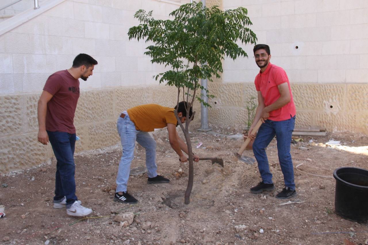 كلية الطب في البلقاء التطبيقية تدشن مشروع  الحديقة المئوية  في مبنى الكلية الجديد بمستشفى السلط الجديد
