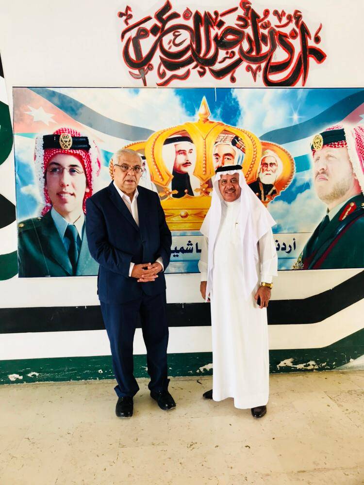 النائب سلامه البلوي ورئيس الغرفة التجاريه يزوران كلية الزرقاء الجامعيه 