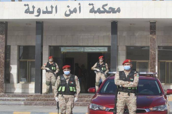 أمن الدولة تؤجل المحاكمة بقضية “الفتنة” للأربعاء
