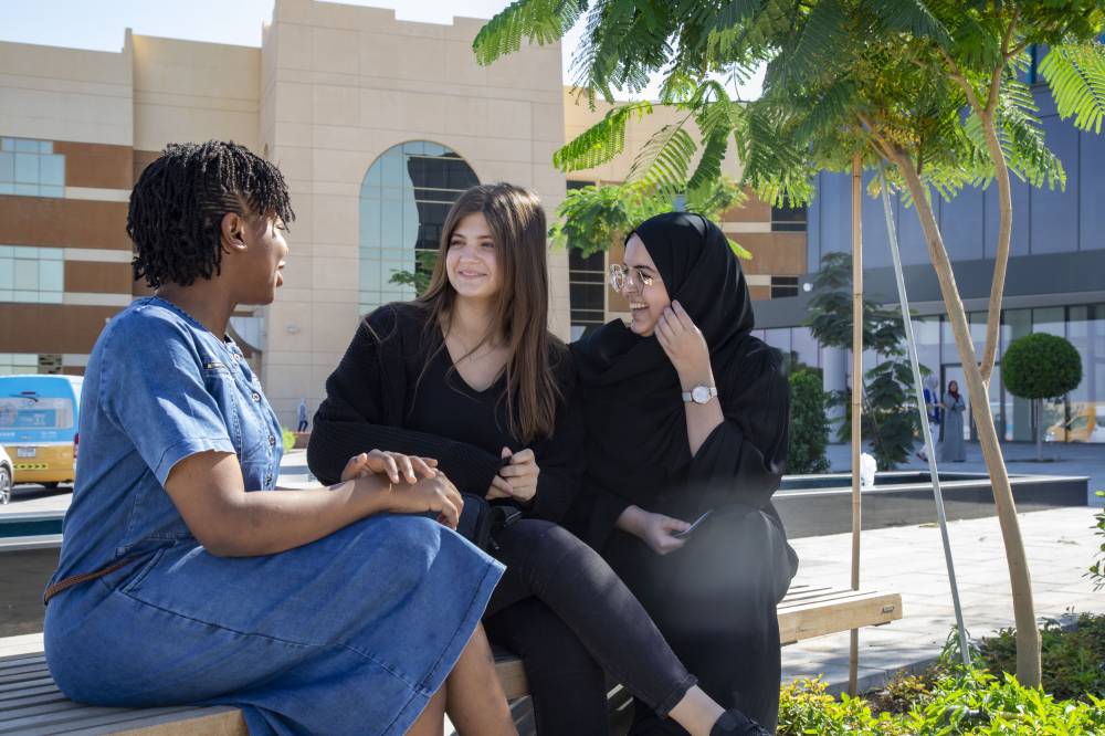 جامعة عجمان تستقطب التنوع الثقافي من خلال تقدیم منح دراسیة ممیزة