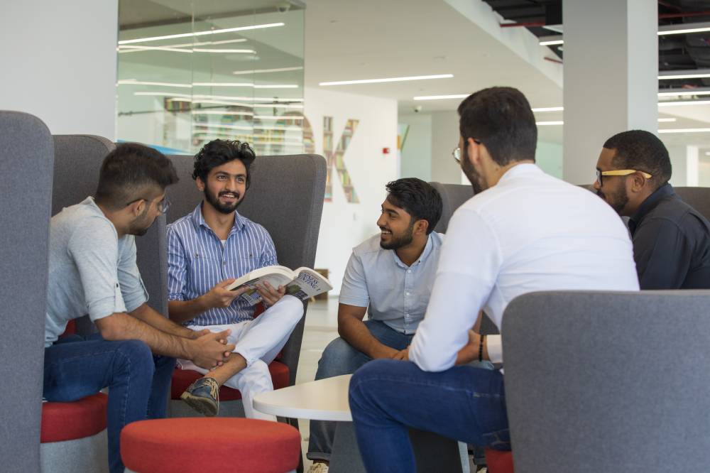 جامعة عجمان تستقطب التنوع الثقافي من خلال تقدیم منح دراسیة ممیزة