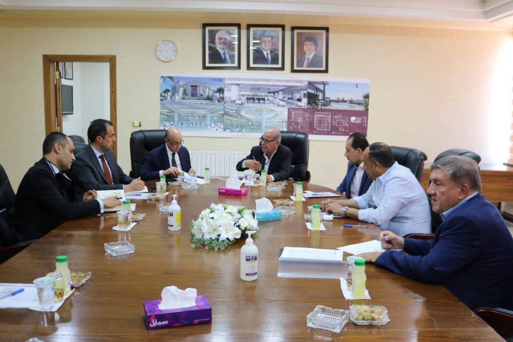 السفير التونسي في زيارة لغرفة تجارة الزرقاء  