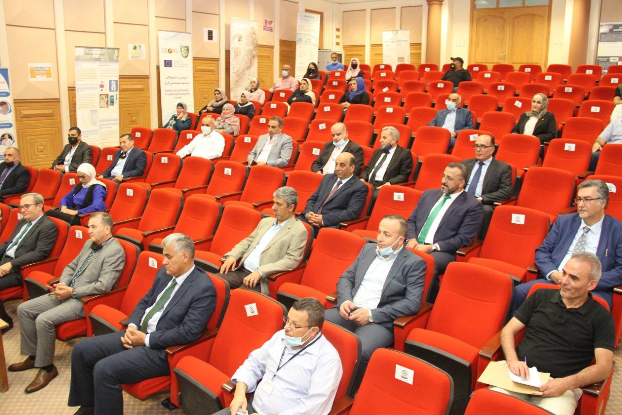 الزعبي يهنئ أسرة كلية الهندسة في جامعة البلقاء التطبيقية بحصولها على شهادة ضمان الجودة المحلية 