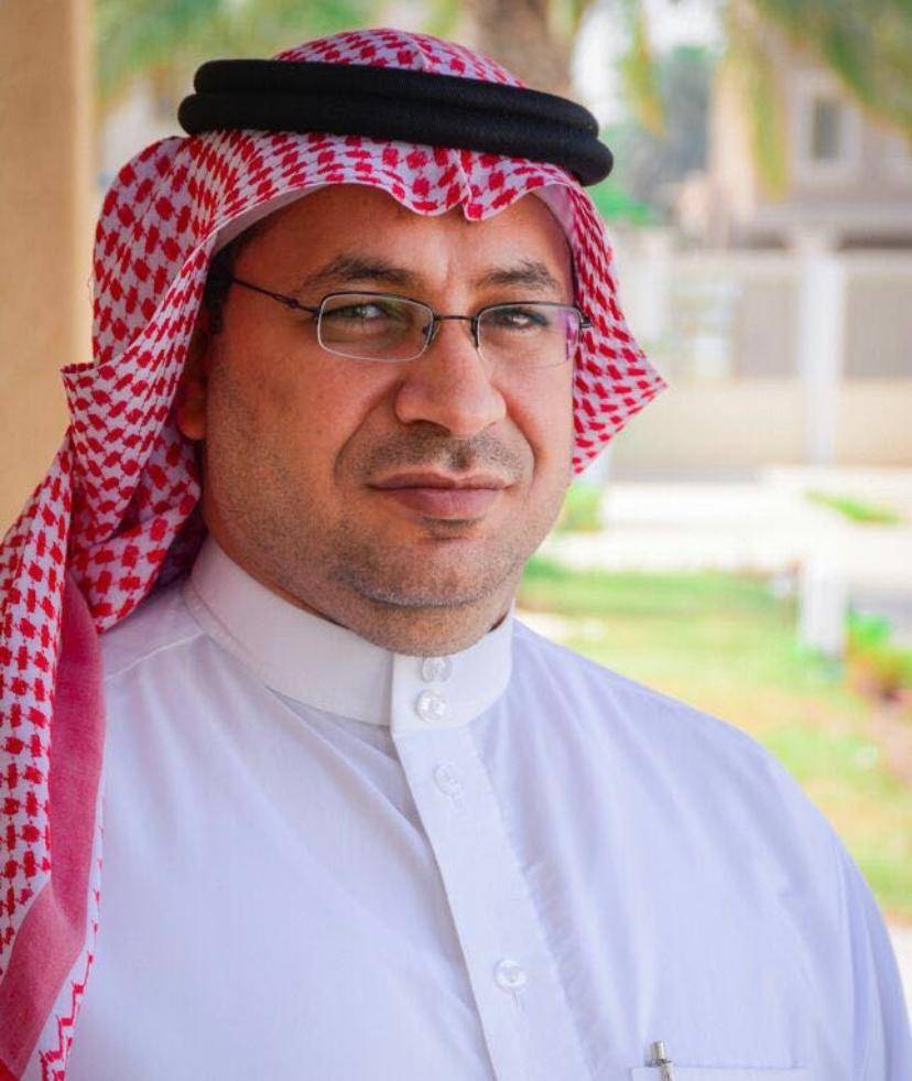 فريق نون والقلم التطوعي يفتتح نشاطه بمحاضرة تربوية للمدرب حسين الفرح