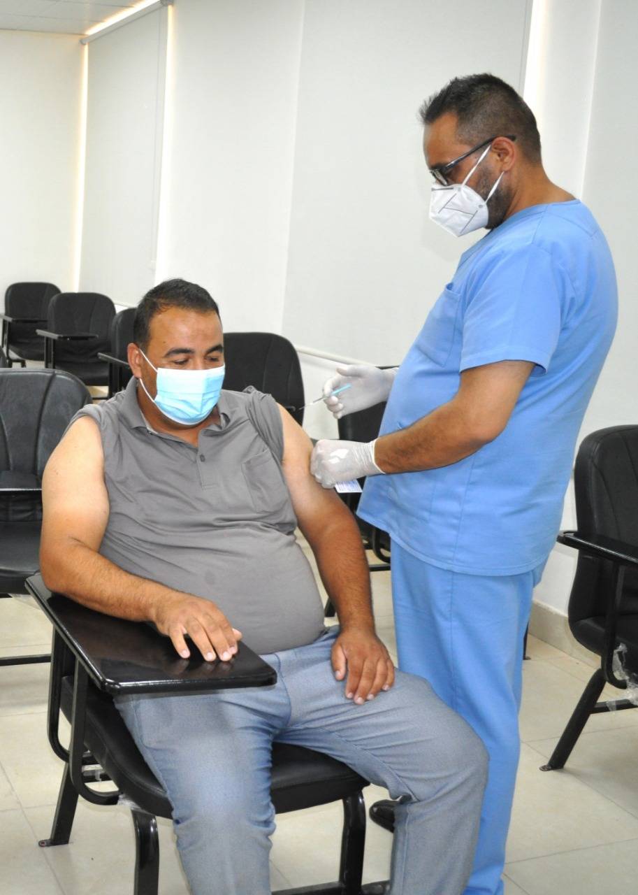 انتهاء تلقي الجرعة الثانية من مطعوم كورونا للكادر التدريسي والإداري في جامعة جدارا 