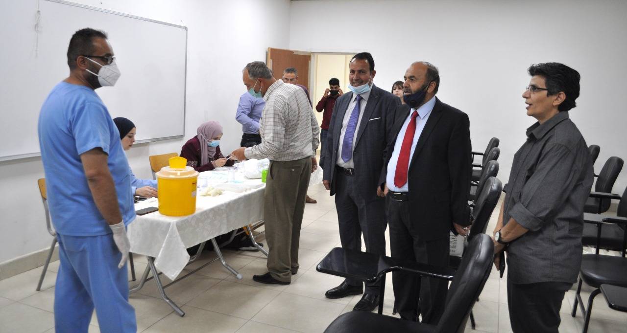 انتهاء تلقي الجرعة الثانية من مطعوم كورونا للكادر التدريسي والإداري في جامعة جدارا 