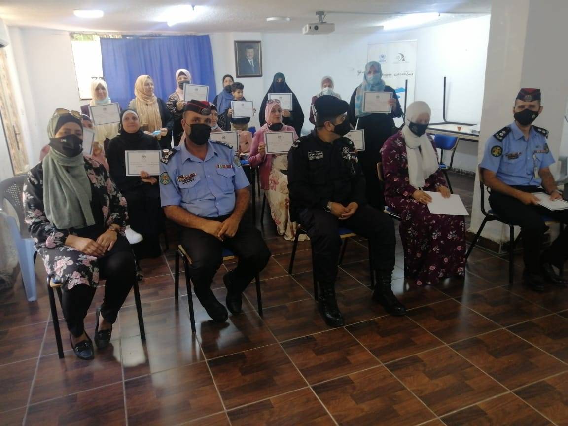 تخريج دورة أصدقاء الشرطة في مادبا