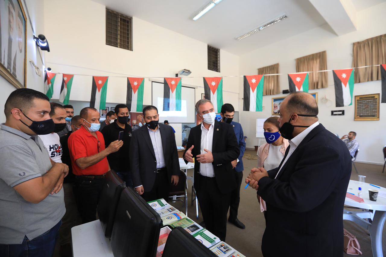 النابلسي يؤكد أهمية المبادرات والبرامج التثقيفية والمهارات الحياتية بين الشباب 