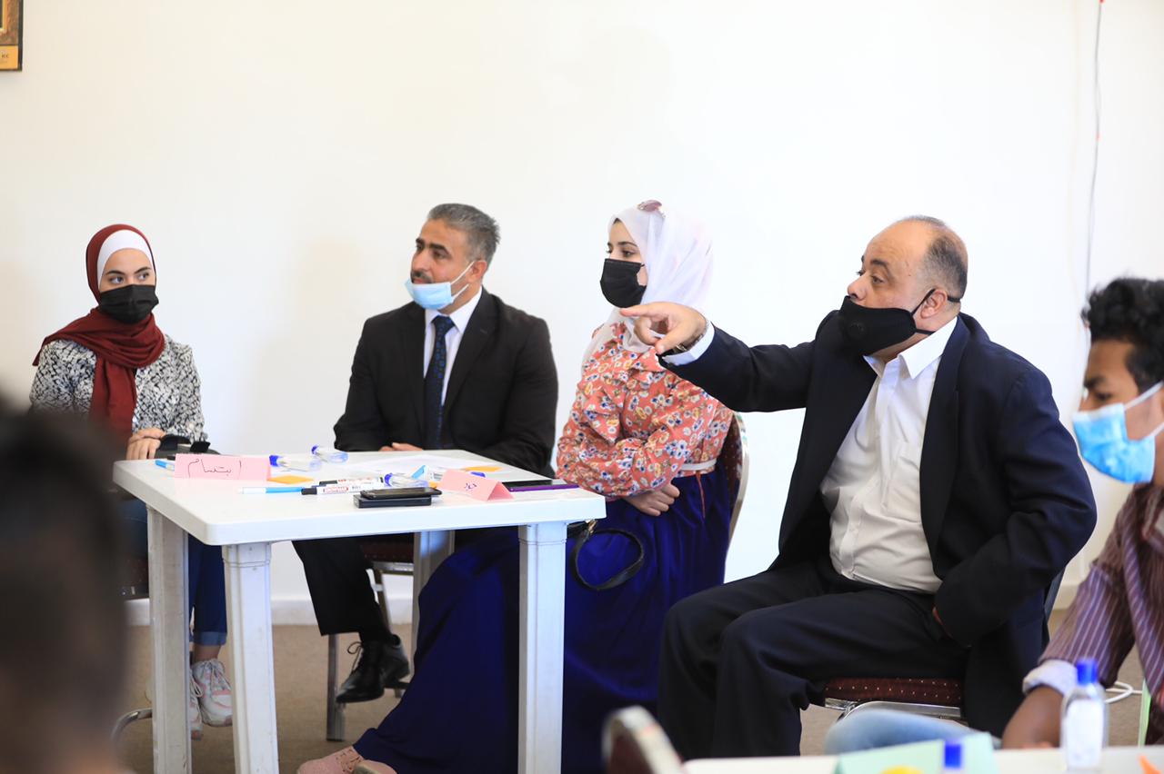 النابلسي يؤكد أهمية المبادرات والبرامج التثقيفية والمهارات الحياتية بين الشباب 