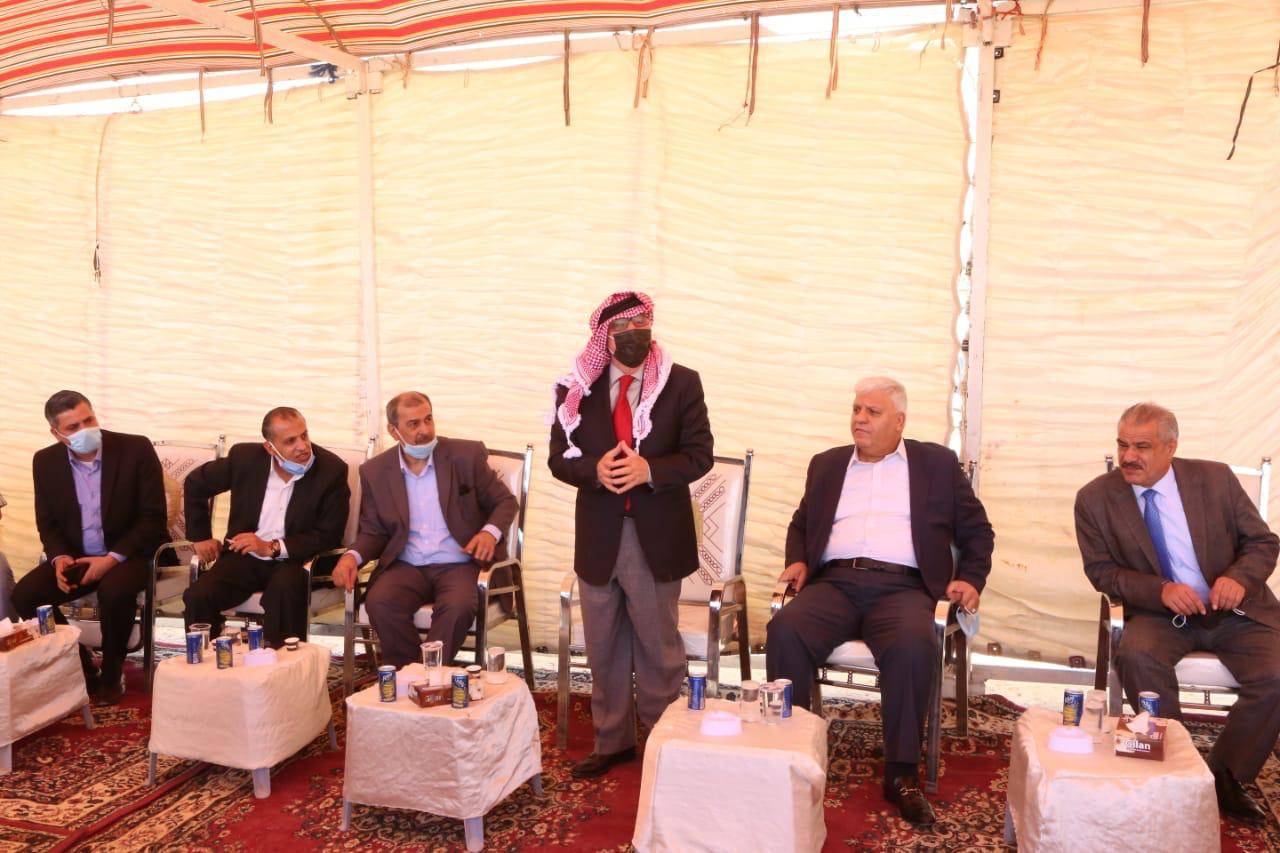 وزير الأشغال يتفقد عدداً من المشاريع التي تعمل عليها الوزارة في محافظة الزرقاء