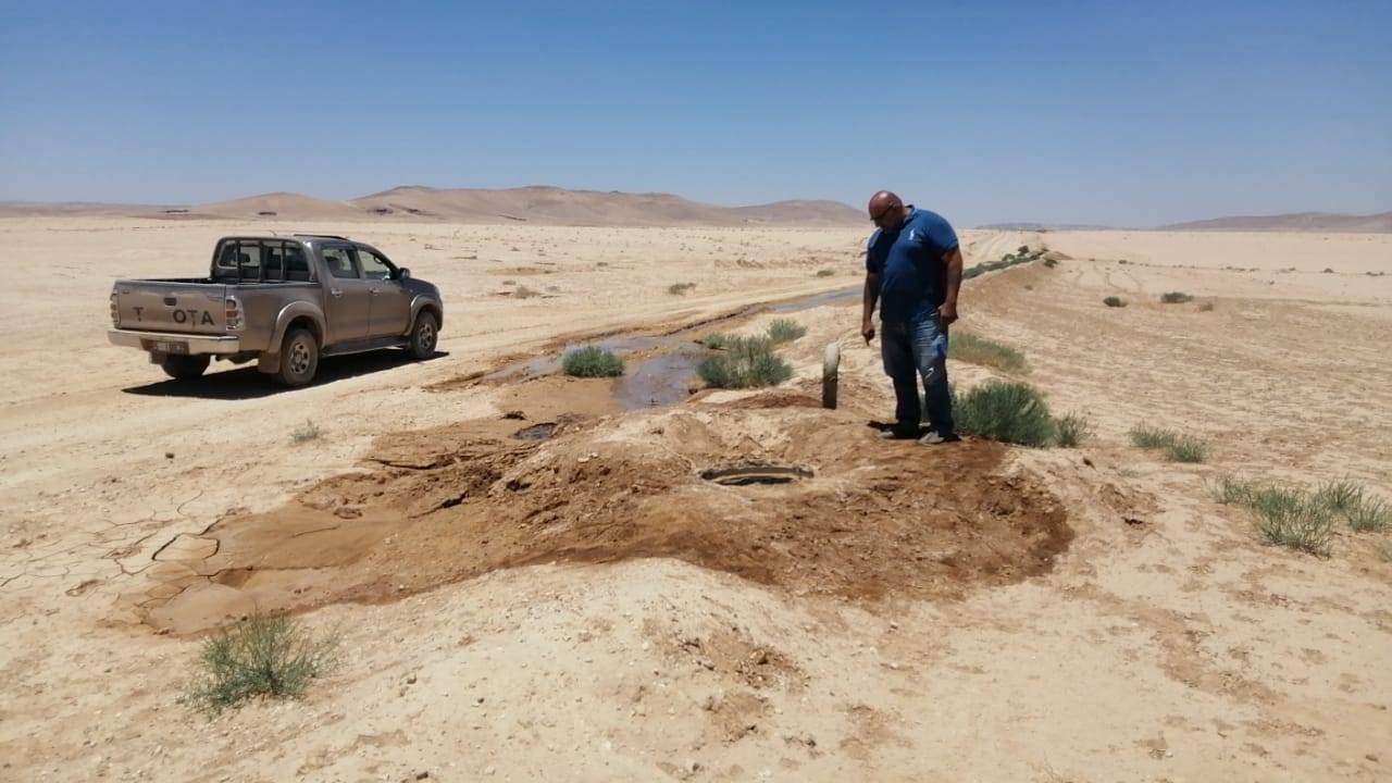 المياه ضبط عدد من الصهاريج التي تعتدي على خط ناقل مياه السلطاني بنحو(100) متر مكعب / الساعة في الكرك