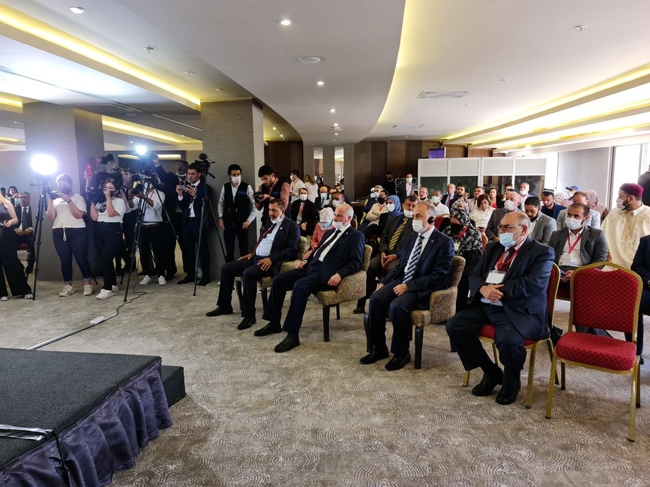 جامعة جدارا تشارك بفاعلية في مؤتمر الاستثمار والتنمية المستدامة لاتحاد الجامعات الدولي في تركيا