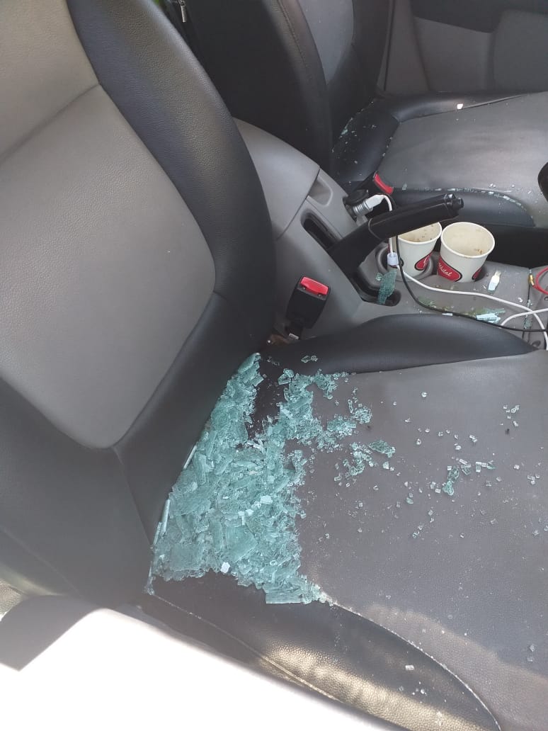 المياه: اعتداء على موظفين في الرمثا وتحطيم سيارتهم الحكومية اثناء جولاتهم التفتيشية لضبط الاعتداءات _صور