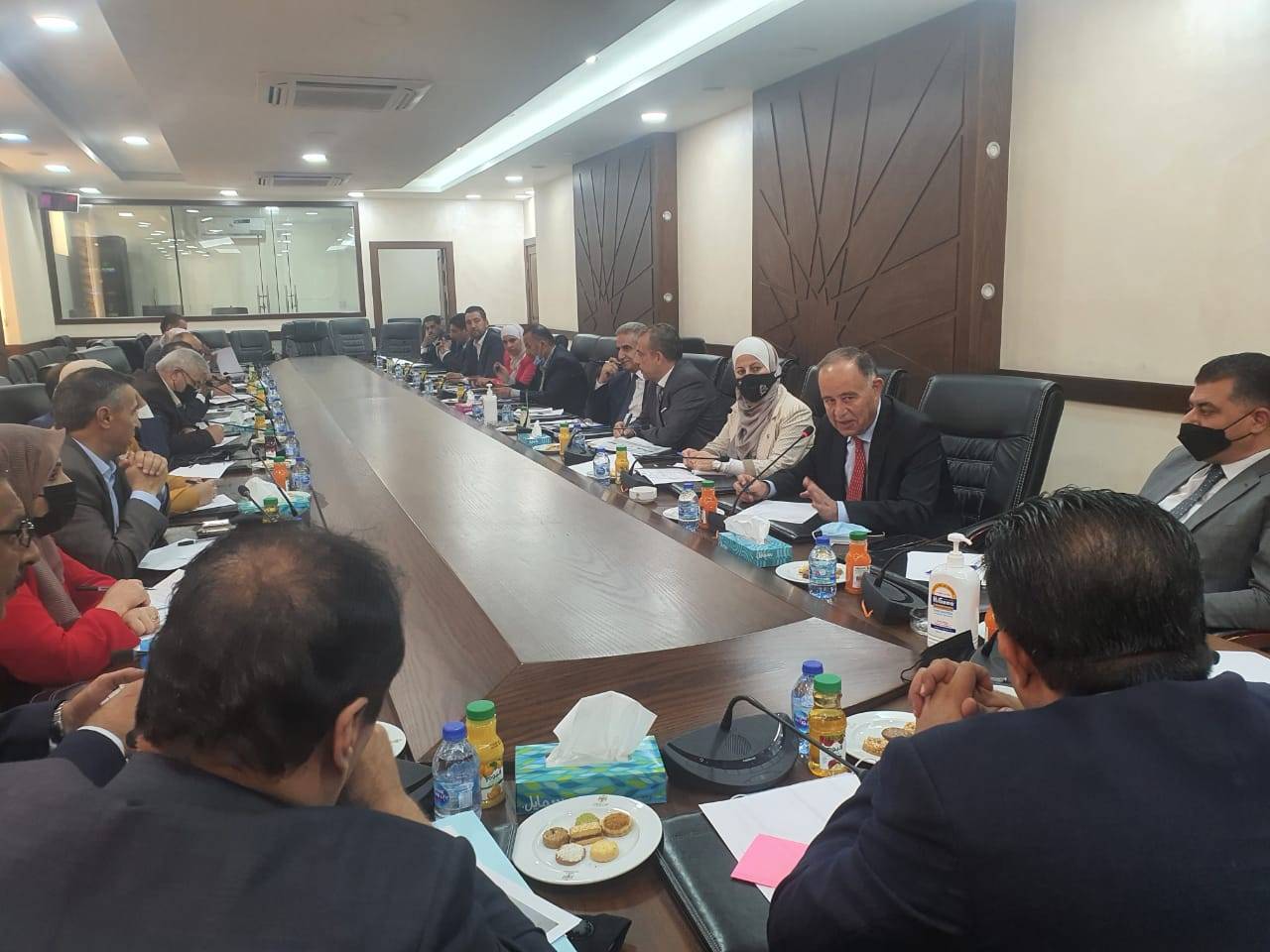 وزير المياه والري يلتقي كتلة الشعب في مجلس النواب 