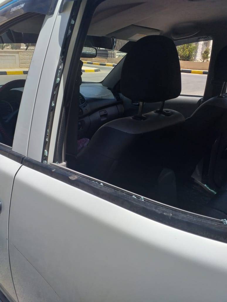 المياه: اعتداء على موظفين في الرمثا وتحطيم سيارتهم الحكومية اثناء جولاتهم التفتيشية لضبط الاعتداءات صور