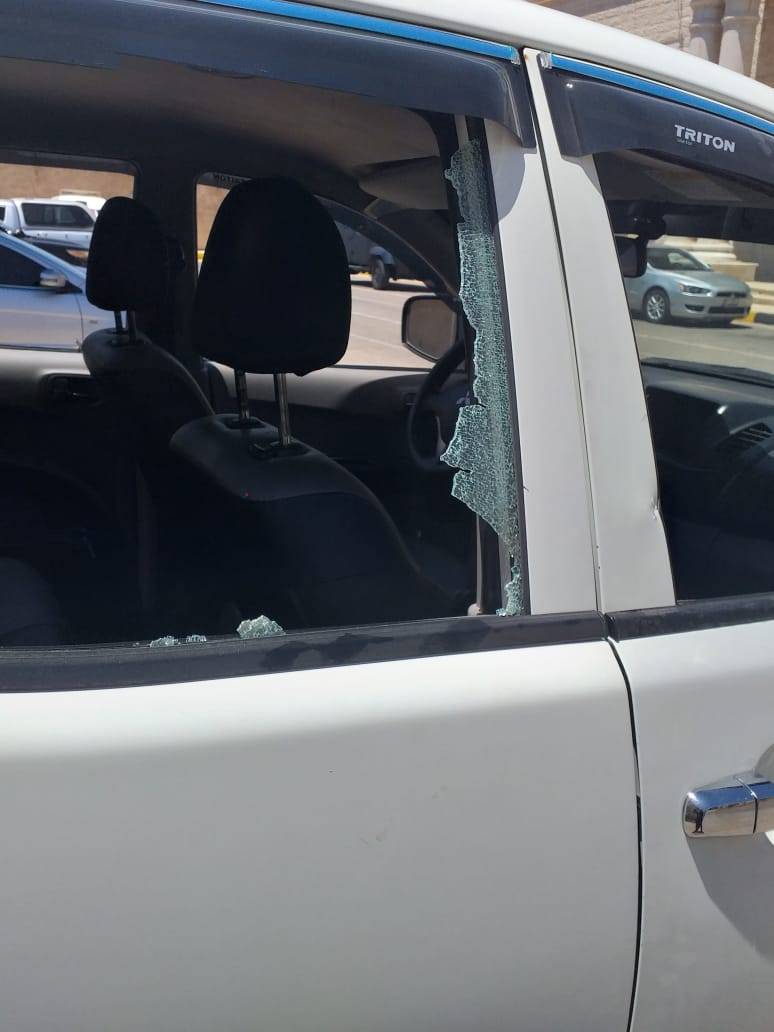 المياه: اعتداء على موظفين في الرمثا وتحطيم سيارتهم الحكومية اثناء جولاتهم التفتيشية لضبط الاعتداءات صور