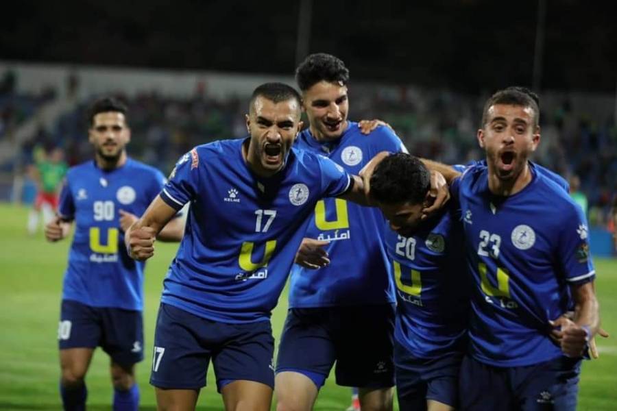 الرمثا يهزم الوحدات في قمة البطاقات الحمراء