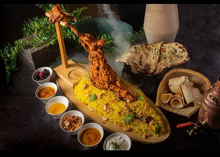 المطعم الهندي المعاصر الشهير في دبي يقدم قائمةً مميزةً يمكن التلذّذ بها في المطعم