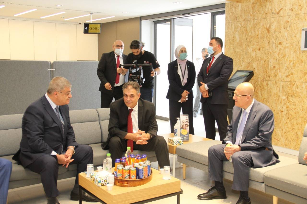 الزعبي يفتتح المقر الجديد للبنك الأهلي الأردني في جامعة البلقاء التطبيقية