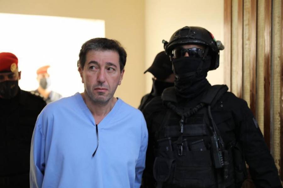 وصول المتهم الاول بقضية الفتنة  باسم عوض الله إلى محكمة أمن الدولة