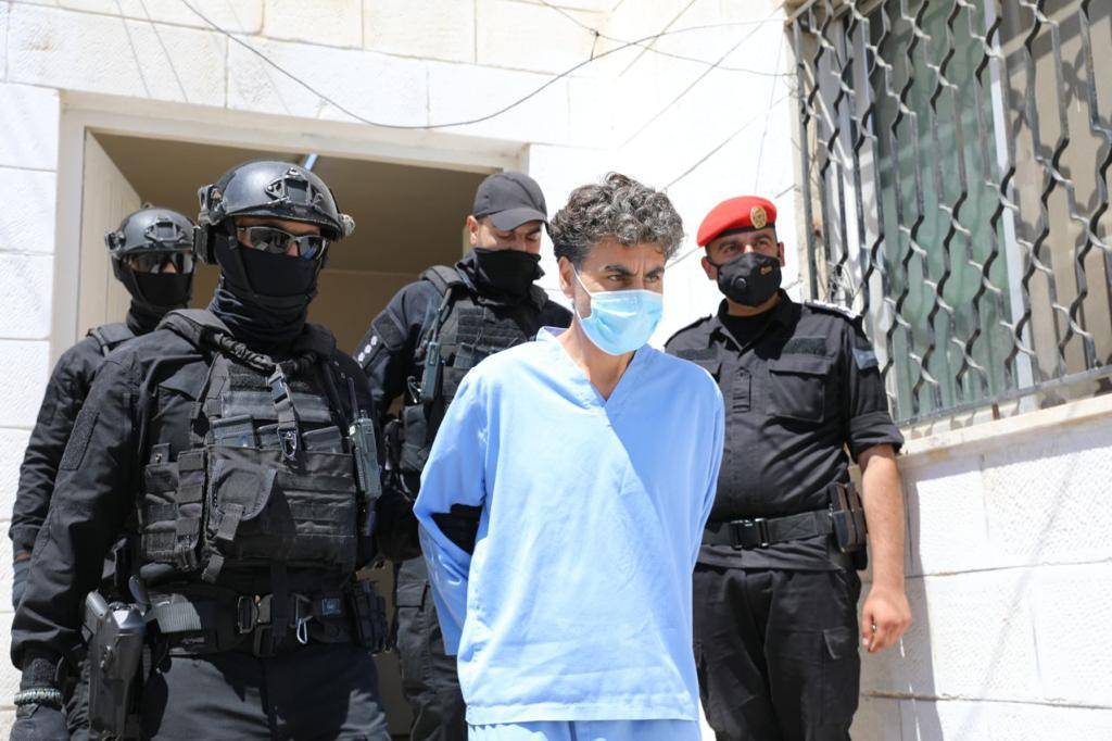 وصول المتهم الثاني بقضية الفتنة الشريف حسن إلى محكمة أمن الدولة … بالفيديو 