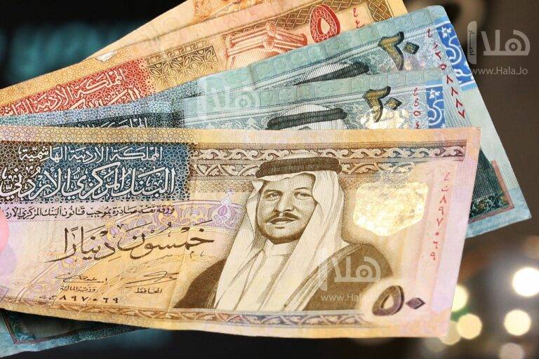 صرف رواتب متقاعدي الضمان قبل العيد