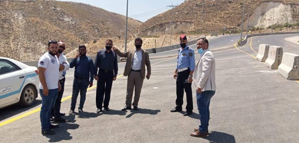 اغلاق الشارع المؤدي من عيون الحمام باتجاه دير ابي سعيد وتحويله الى الطريق المحاذيه له (القديمه) 