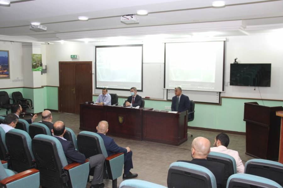 ورشة عمل التحديات التي تواجه القطاع الخاص في البلقاء التطبيقية