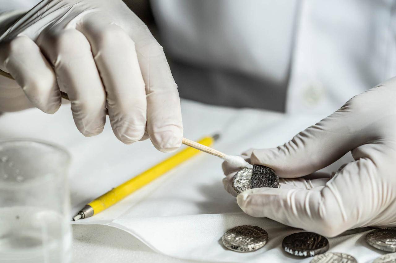  مليحة تبوح بكنوز عُمْلَاتِها الفضية