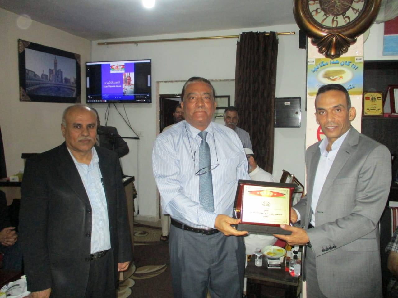 ملتقى متقاعدي جنوب شرق عمان العسكريين يقيم امسية لقاء الوفاء لأبناء المتوفين من اعضاء الملتقى