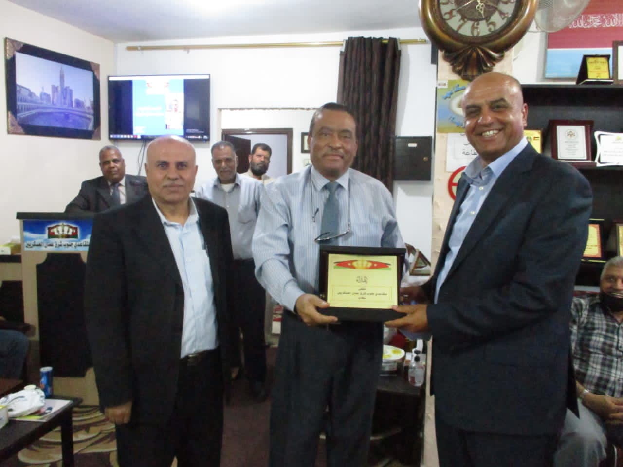 ملتقى متقاعدي جنوب شرق عمان العسكريين يقيم امسية لقاء الوفاء لأبناء المتوفين من اعضاء الملتقى