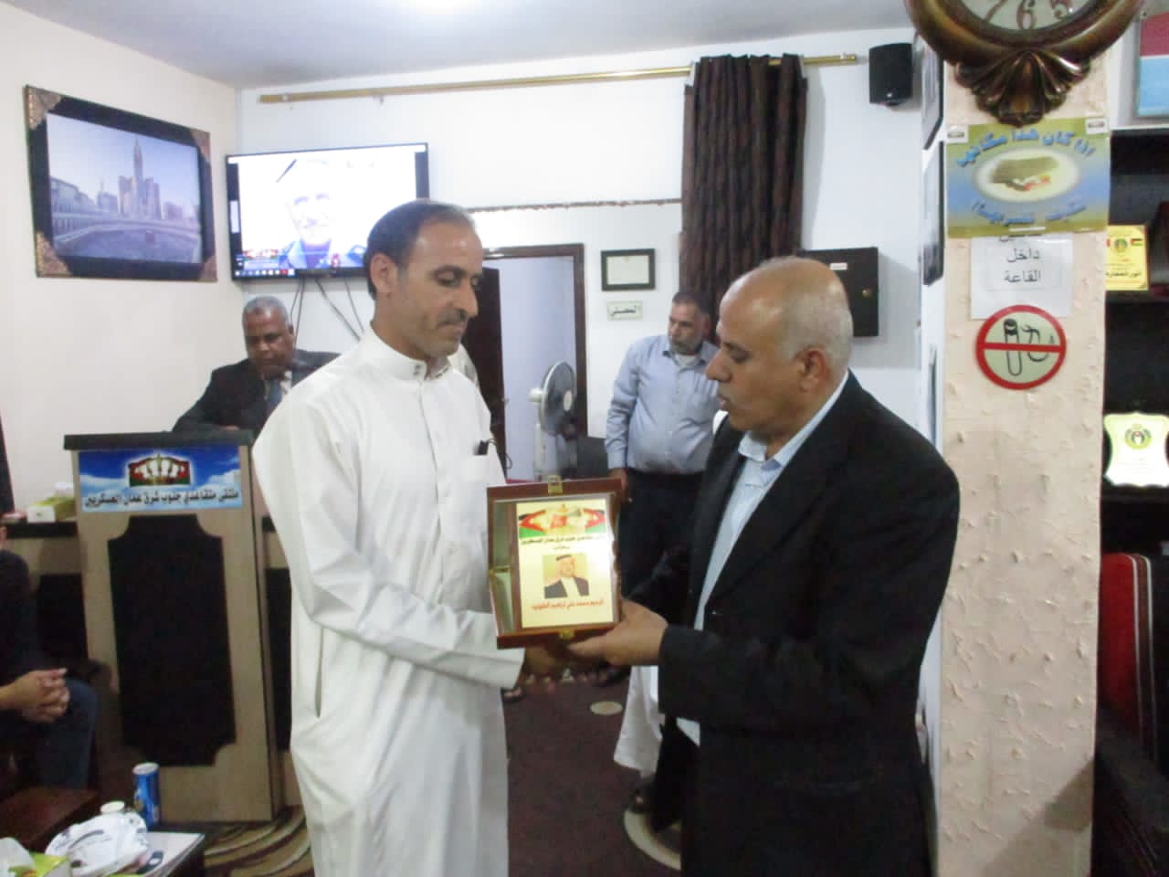 ملتقى متقاعدي جنوب شرق عمان العسكريين يقيم امسية لقاء الوفاء لأبناء المتوفين من اعضاء الملتقى